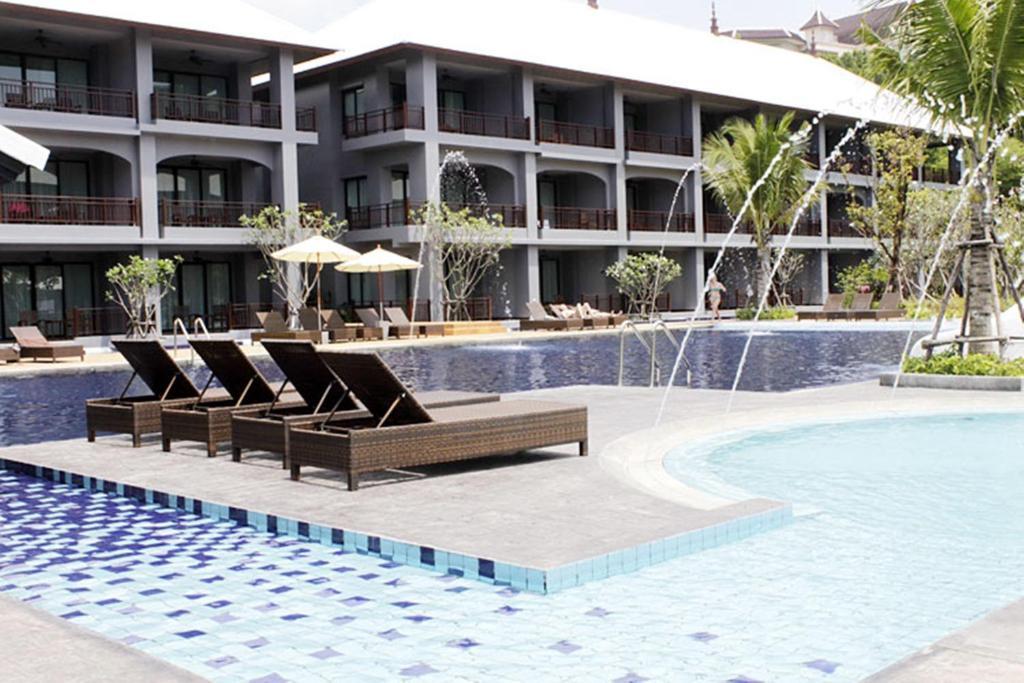 Hotel Ramada By Wyndham Aonang Krabi town Exterior foto